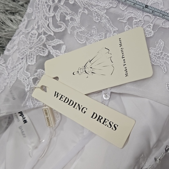 New Gorgeous Wedding Gown - Picture 14 of 17